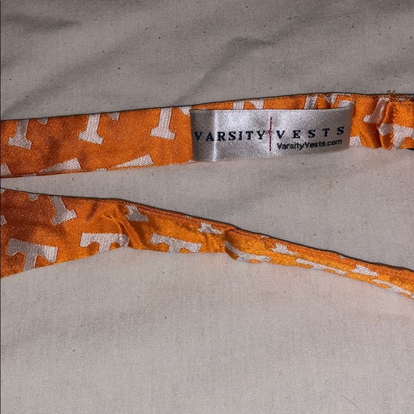 Varsity Vests “Power T” Bow Tie - Picture 2 of 3